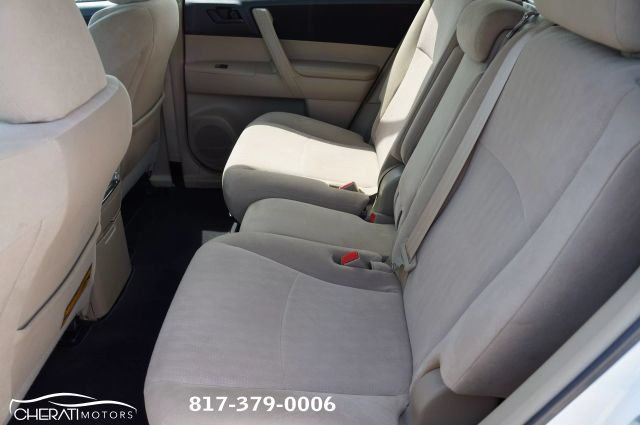 Vehicle image 15 of 26