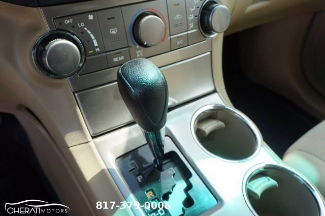 Vehicle image 13 of 26