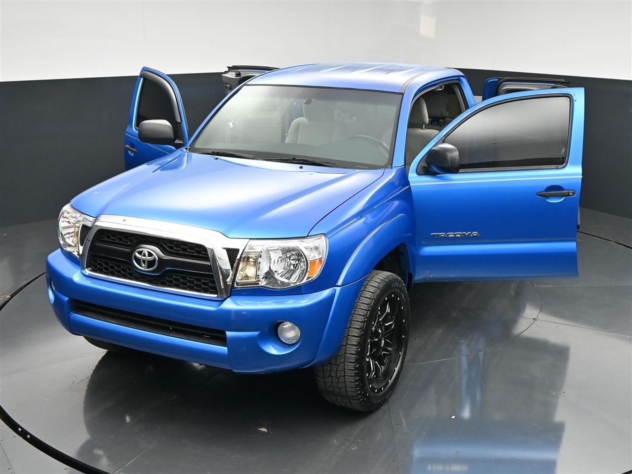2011 Toyota Tacoma Base Image 2 of 40