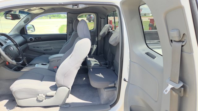 Vehicle image 15 of 30