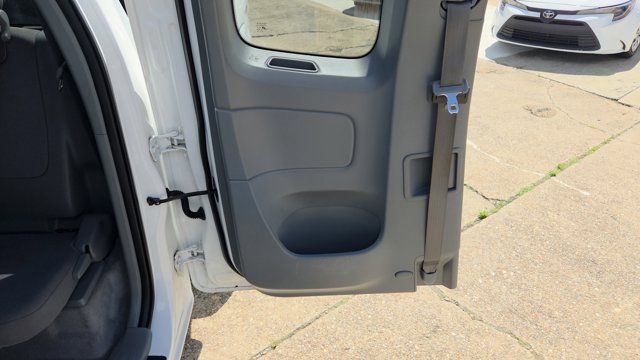 Vehicle image 14 of 30