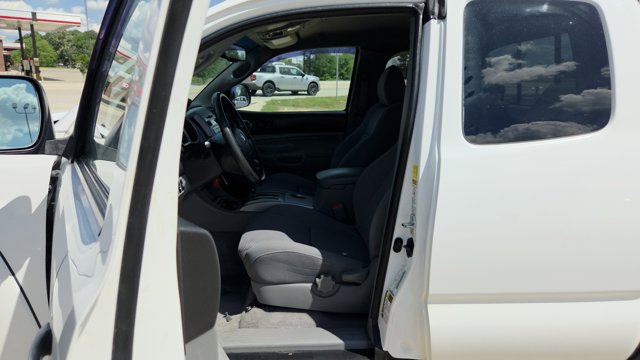 Vehicle image 13 of 30