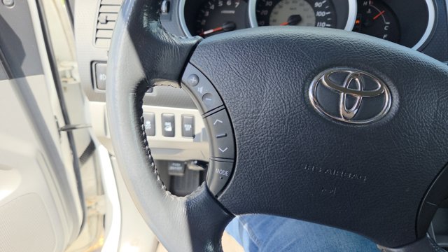 Vehicle image 24 of 30