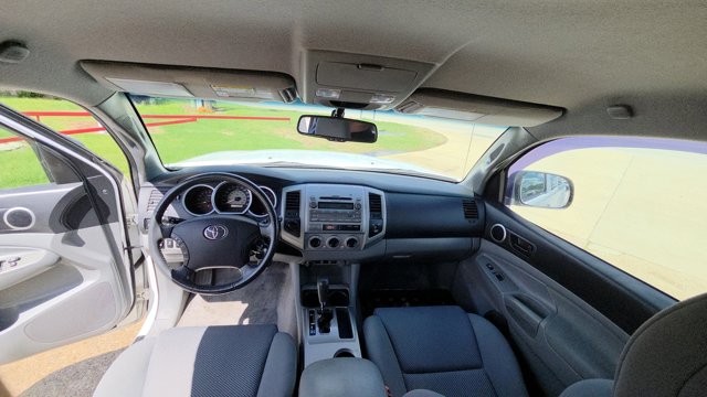 Vehicle image 17 of 30
