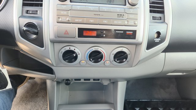 Vehicle image 19 of 30