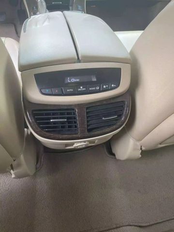 Vehicle image 18 of 20