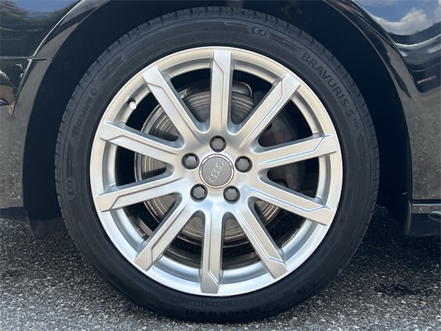 Vehicle image 11 of 24