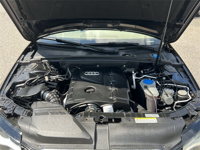 Vehicle image 10 of 24