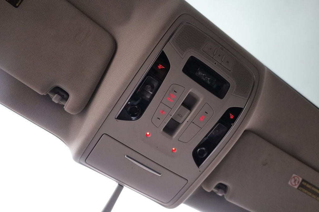 Vehicle image 37 of 46