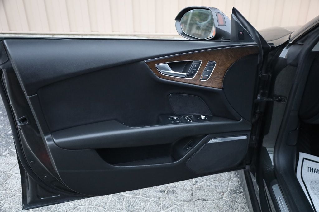Vehicle image 14 of 46