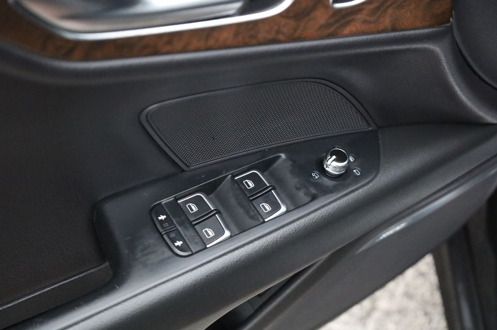 Vehicle image 38 of 46