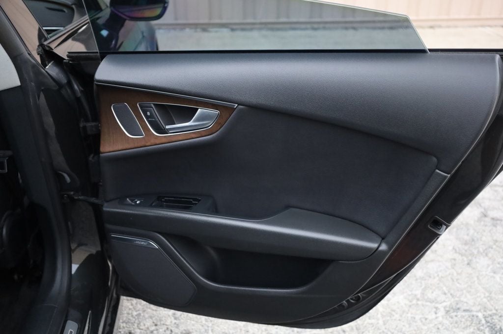 Vehicle image 23 of 46