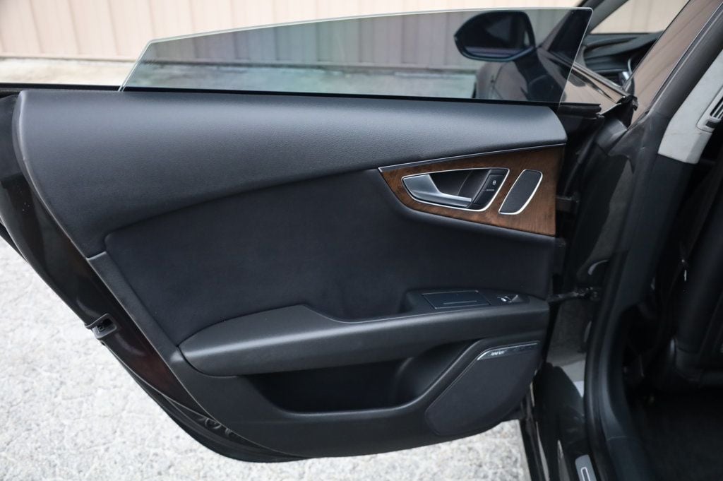 Vehicle image 19 of 46