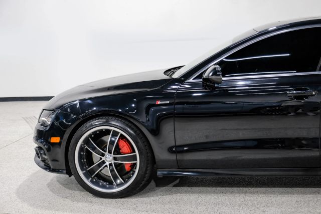 Vehicle image 16 of 64