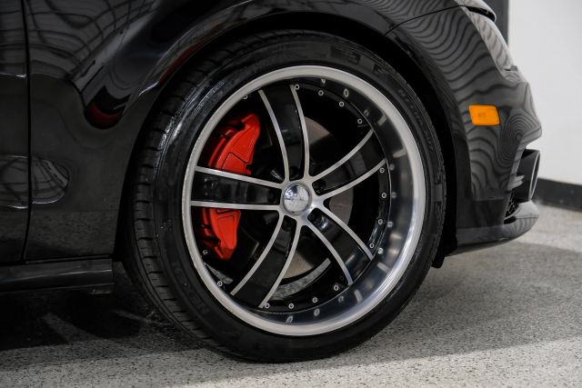 Vehicle image 21 of 64
