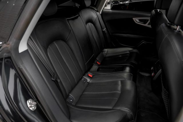 Vehicle image 26 of 64
