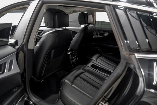 Vehicle image 60 of 64