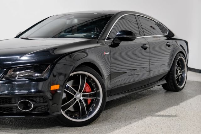 Vehicle image 3 of 64