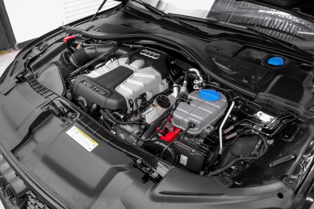 Vehicle image 18 of 64