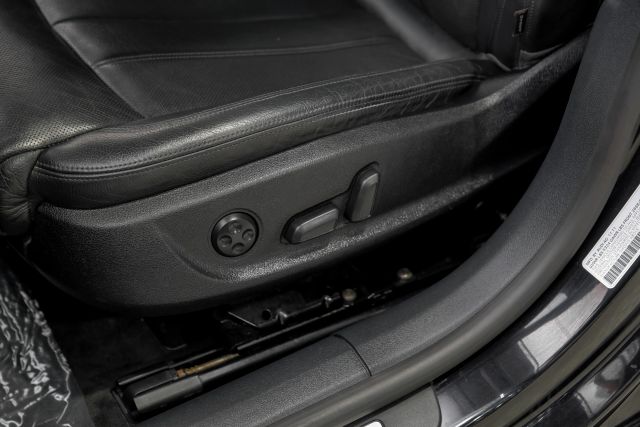Vehicle image 62 of 64