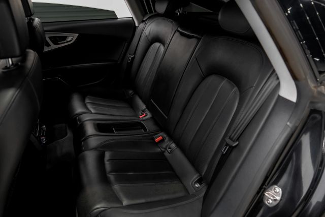 Vehicle image 29 of 64