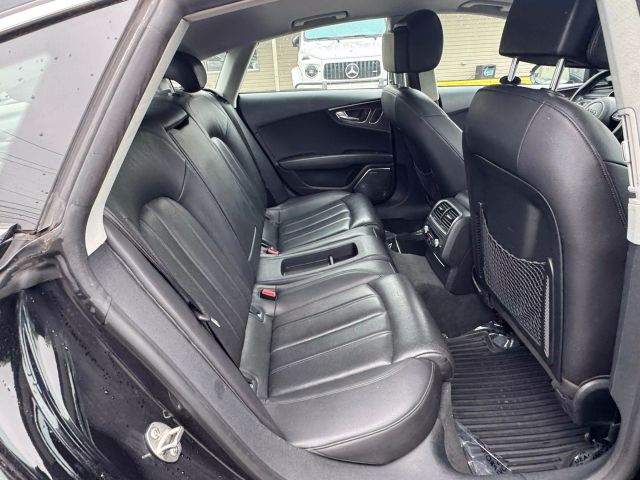 Vehicle image 10 of 11