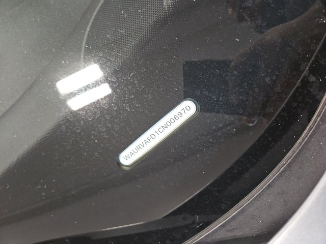 Vehicle image 14 of 18