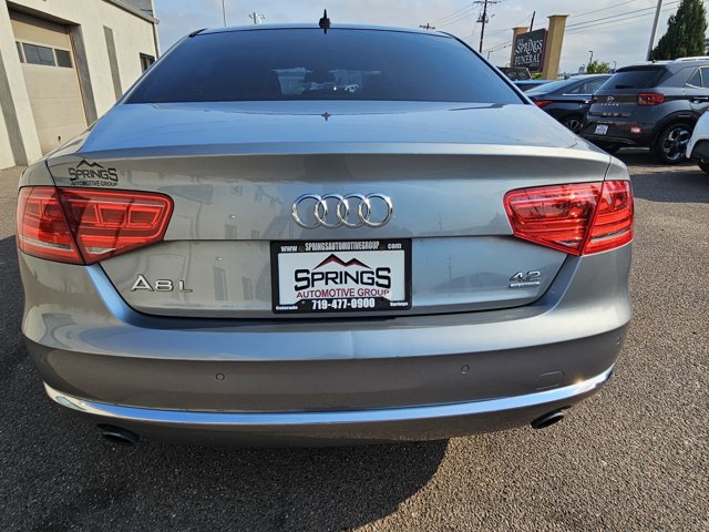 Vehicle image 7 of 18