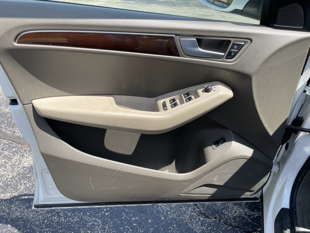 2012 Audi Q5 2.0T Premium Image 19 of 30