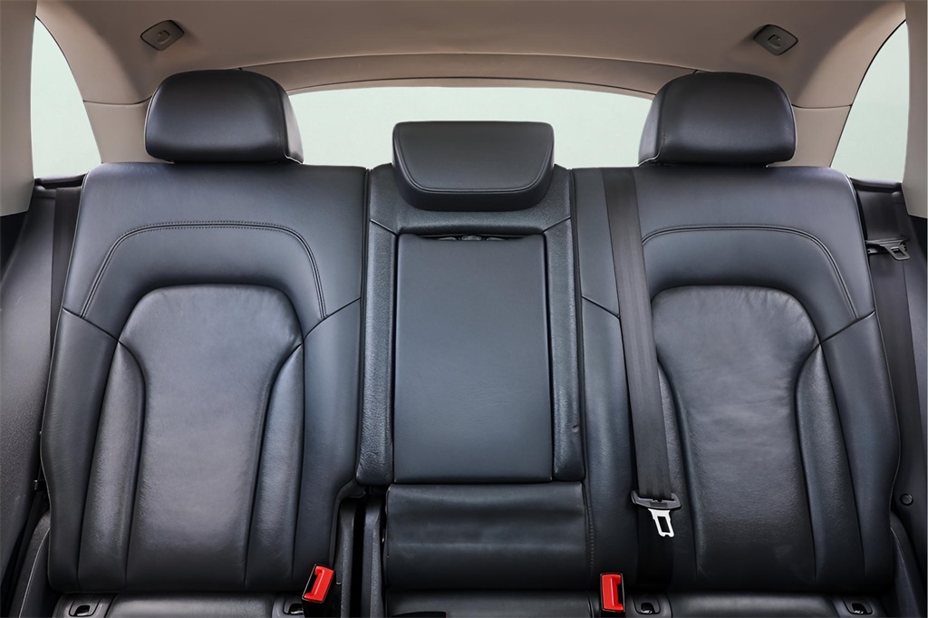 2012 Audi Q5 3.2L Prestige Image 13 of 27