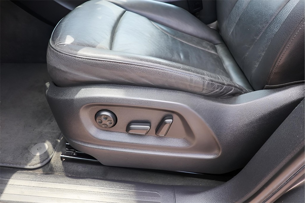 2012 Audi Q5 3.2L Prestige Image 24 of 27