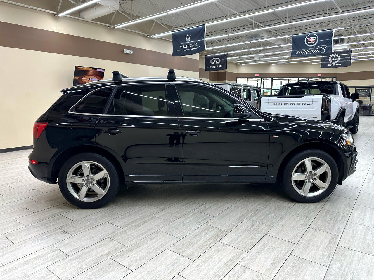 Vehicle image 7 of 44