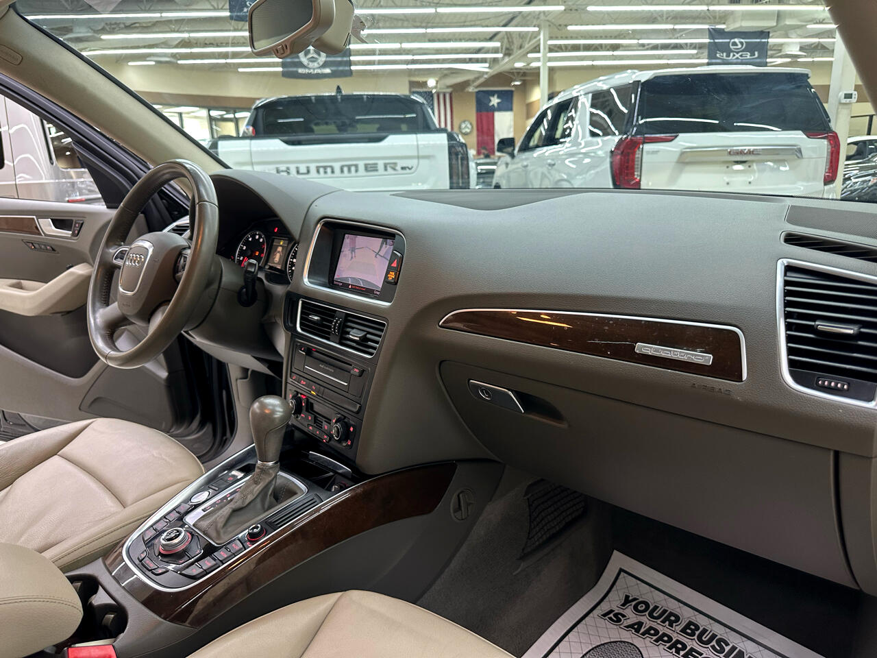 Vehicle image 26 of 44