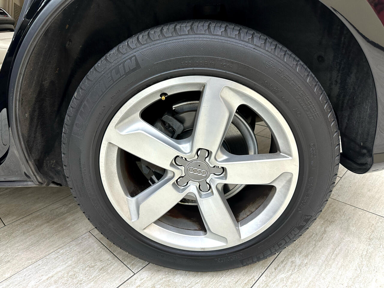 Vehicle image 13 of 44