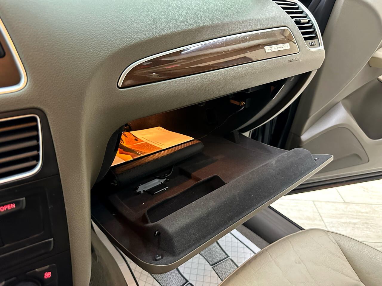 Vehicle image 43 of 44