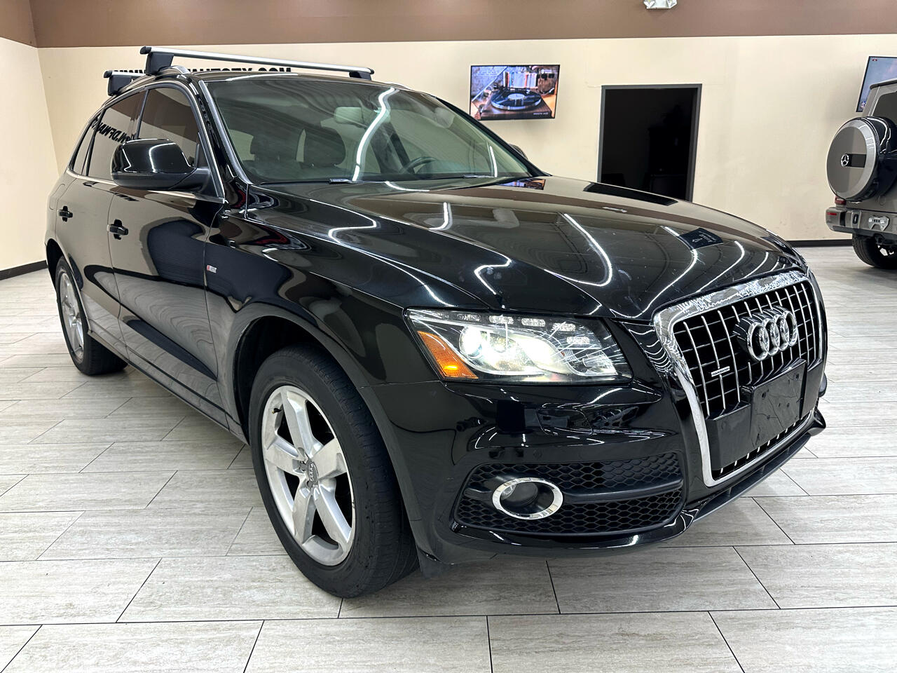 Vehicle image 5 of 44
