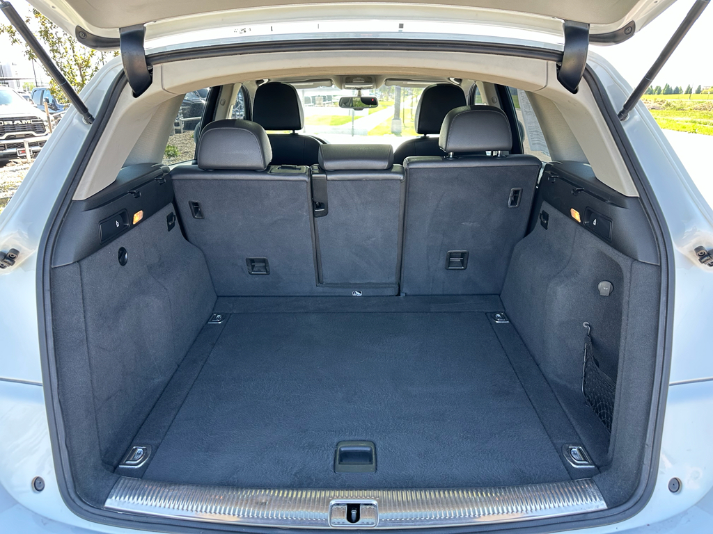 2012 Audi Q5 3.2L Premium Plus Image 11 of 33