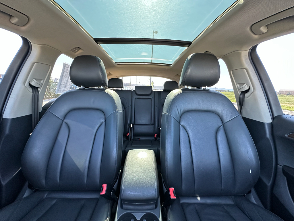 2012 Audi Q5 3.2L Premium Plus Image 14 of 33