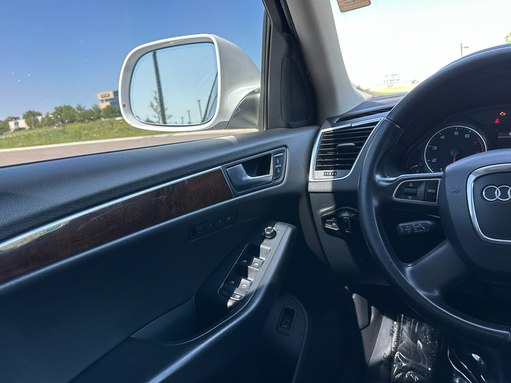 2012 Audi Q5 3.2L Premium Plus Image 17 of 33