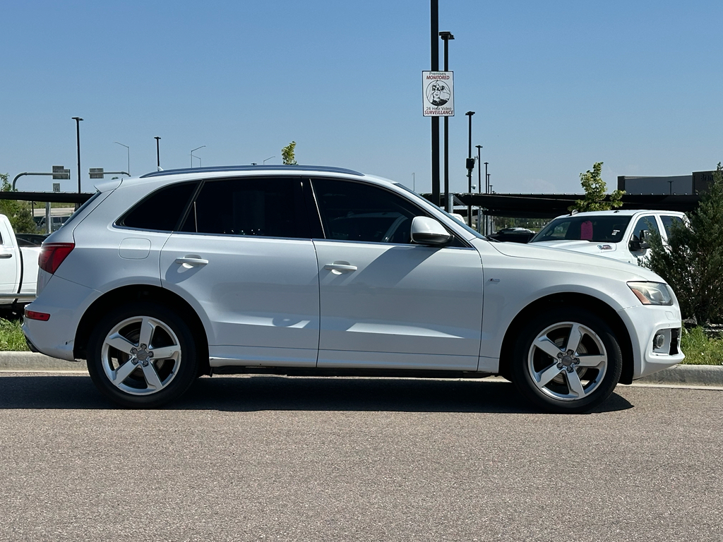 2012 Audi Q5 3.2L Premium Plus Image 4 of 33