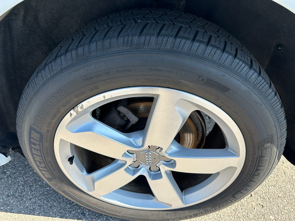 2012 Audi Q5 3.2L Premium Plus Image 9 of 33