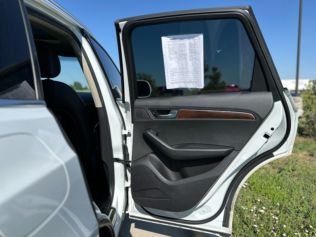 2012 Audi Q5 3.2L Premium Plus Image 31 of 33