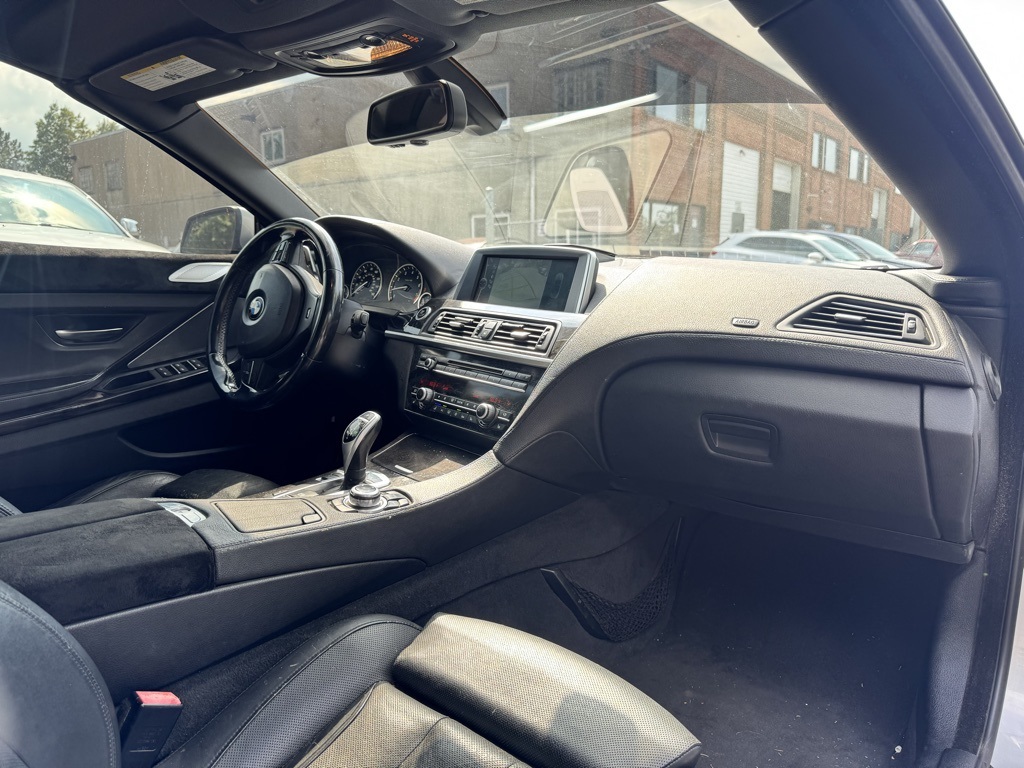 2012 BMW 6 Series 650i Image 12 of 30