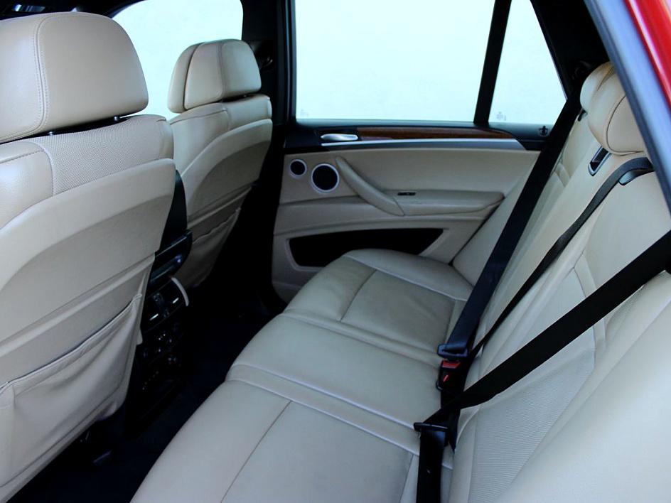 Vehicle image 13 of 28