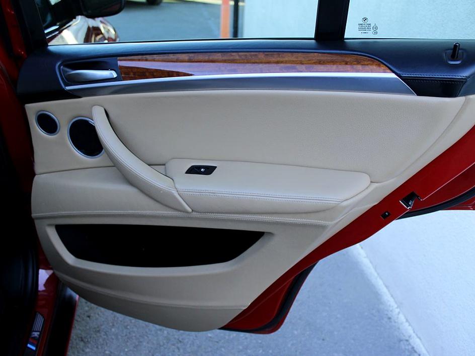 Vehicle image 20 of 28