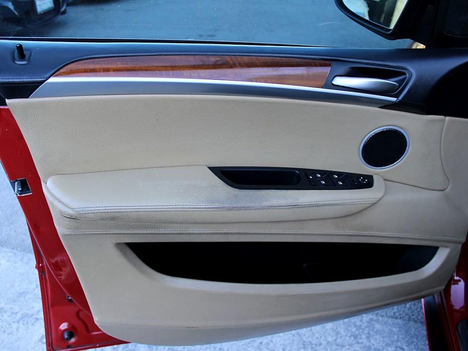 Vehicle image 9 of 28