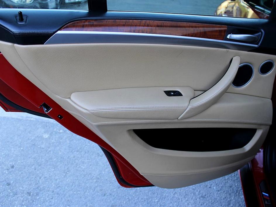 Vehicle image 14 of 28