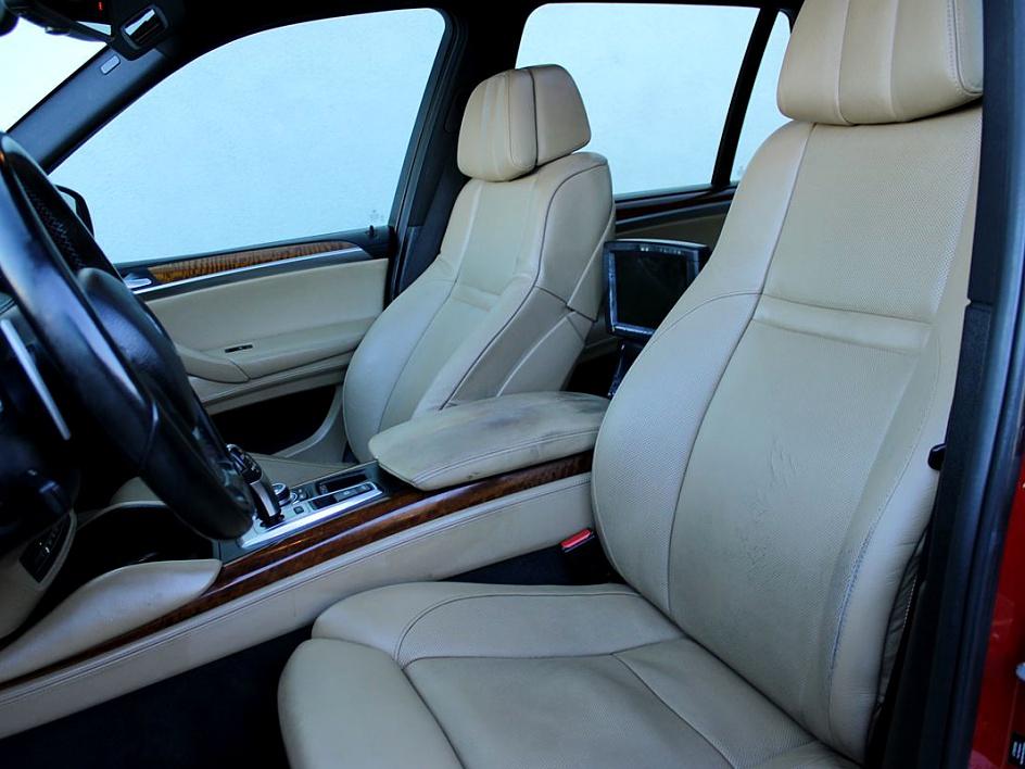 Vehicle image 11 of 28