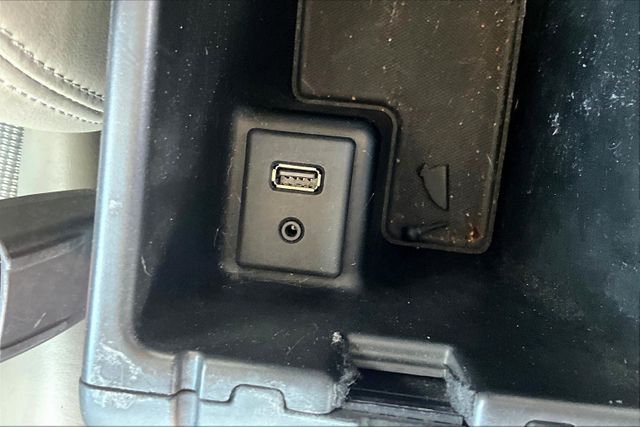 Vehicle image 27 of 31