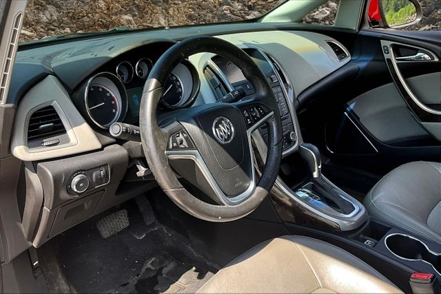 Vehicle image 12 of 31